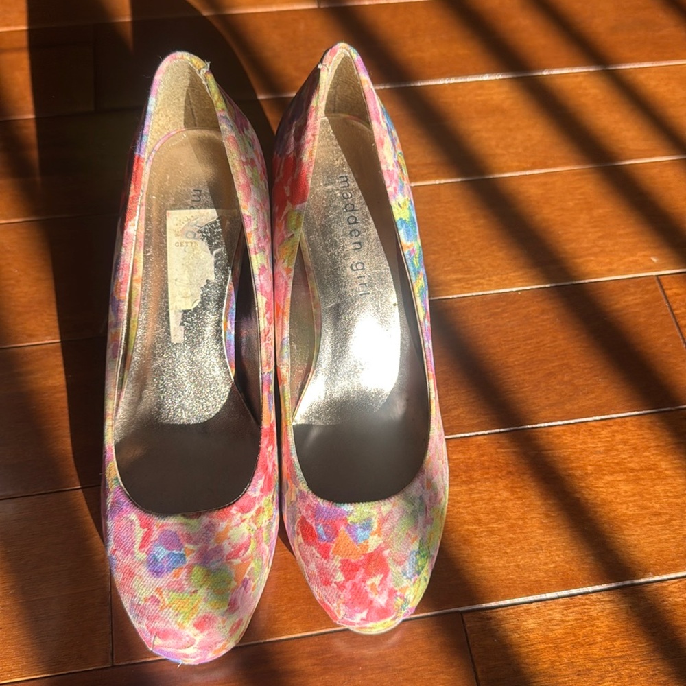 Beautiful multicolored madden girl heels